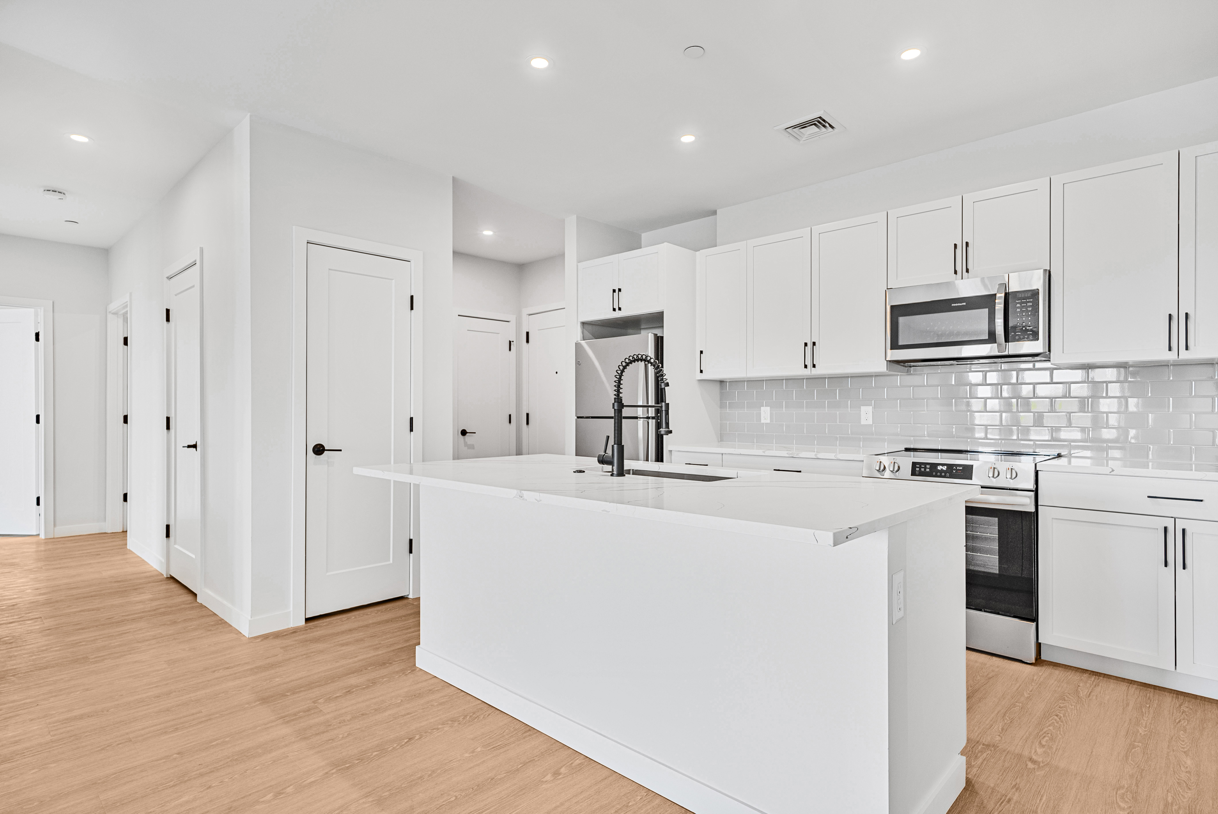 Amara 411 Patrick Pan Kitchen 1